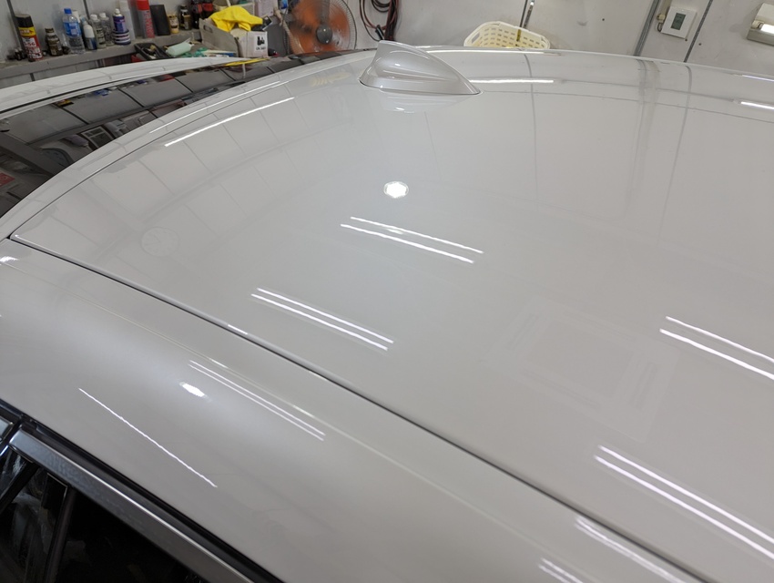 施工後　BMWX6(ホワイト）　ルーフ面