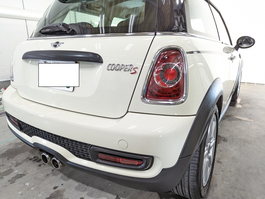 施工後　MINI COOPER S(ベージュー×グリーン）　バック