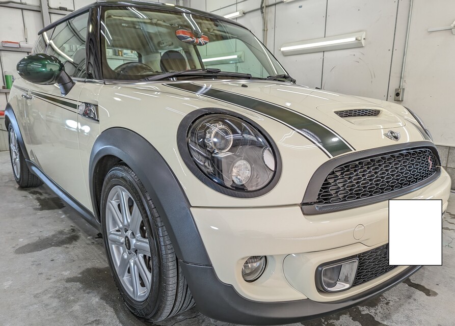 施工後　MINI COOPER S(ベージュー×グリーン）　車全体