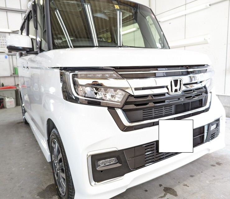 ホンダ　N-BOX（パールホワイト）　車全体