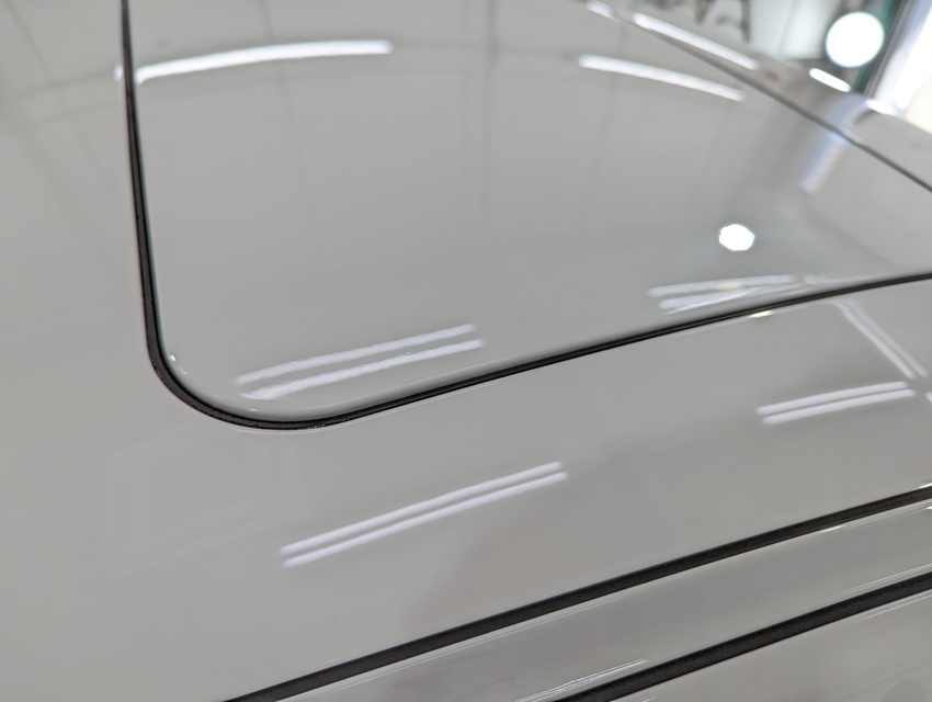 施工後 PORCHE Carera S(ホワイト) ルーフ面