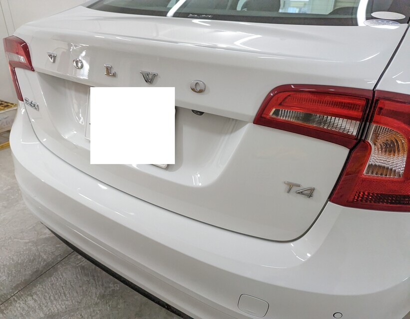 施工後　VOLVO　S60(ホワイト）　バック