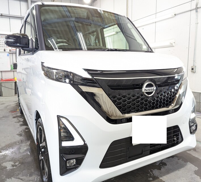 施工後　日産　ルークス（ホワイト）　車全体