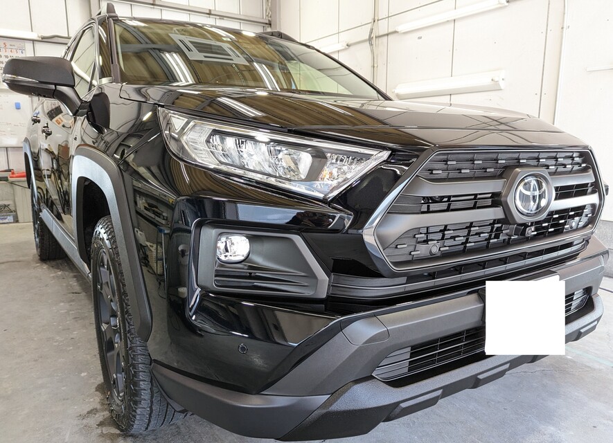 施工後　トヨタ　RAV4(ブラック）　車全体