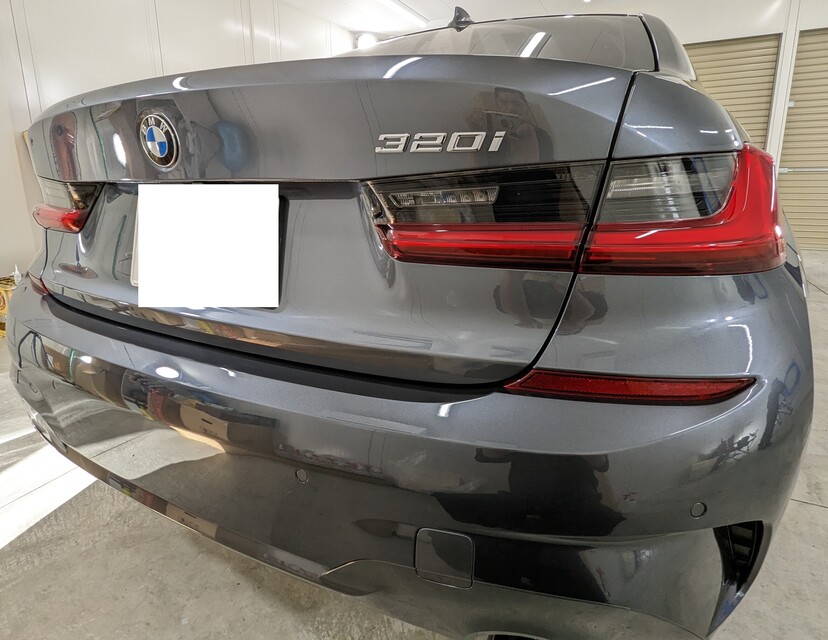 施工後　BMW320(グレー）バック
