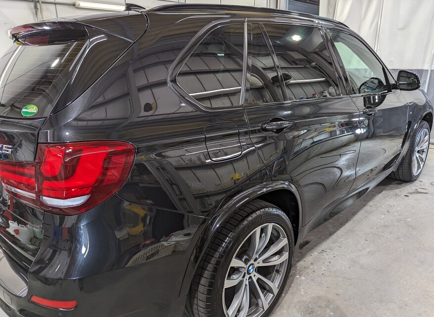 施工後　BMWX5(ブラック）　サイド