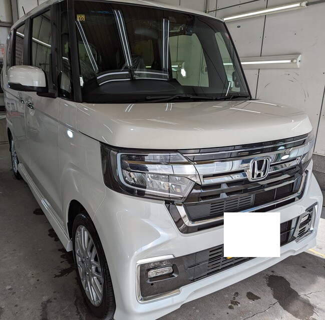 施工後　ホンダ　N-BOX（ホワイト）　車全体