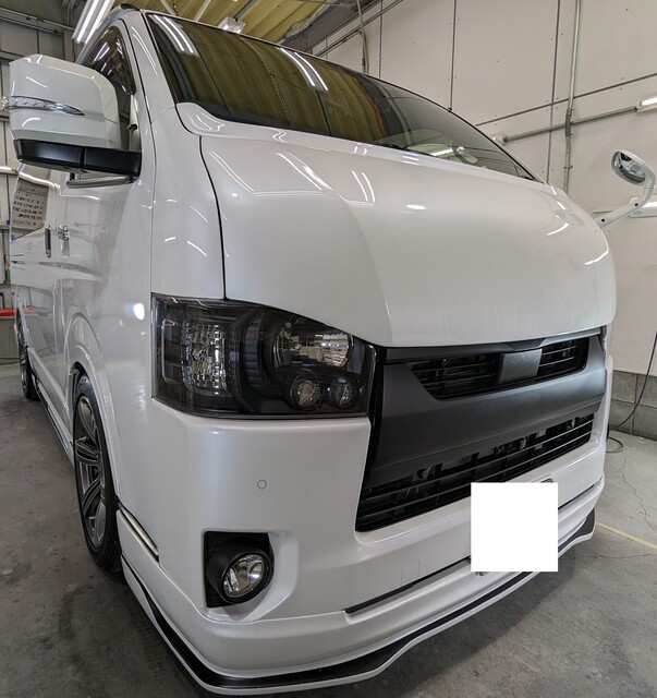 施工後　トヨタ　ハイエース（ホワイト）　車全体