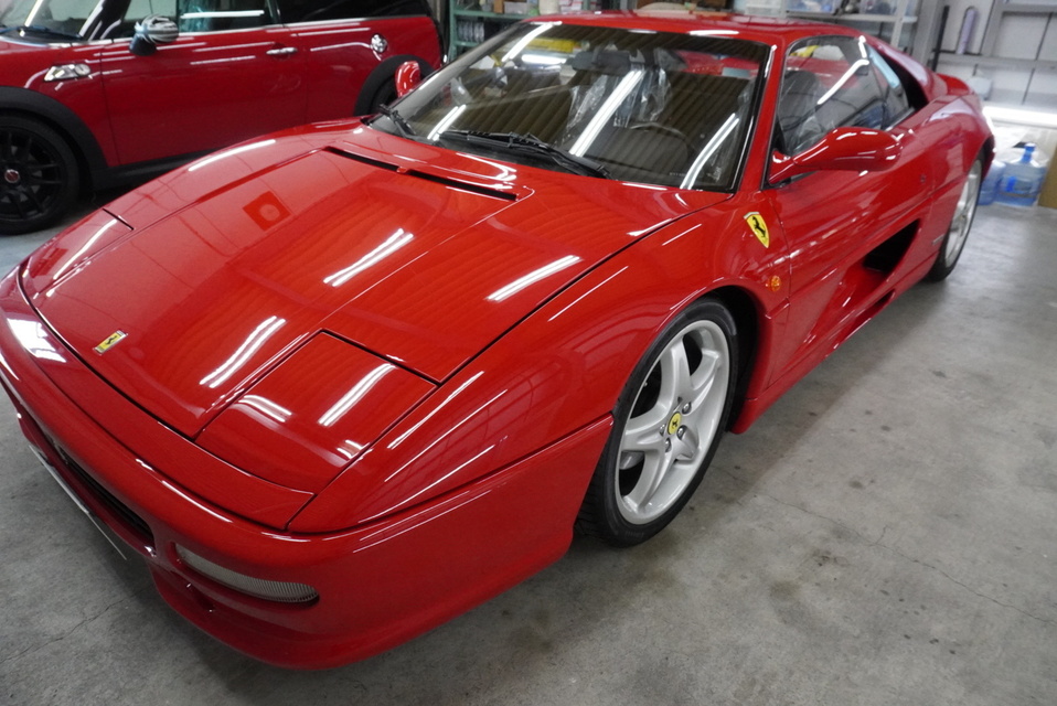 施工後　フェラーリ（レッド）　車全体