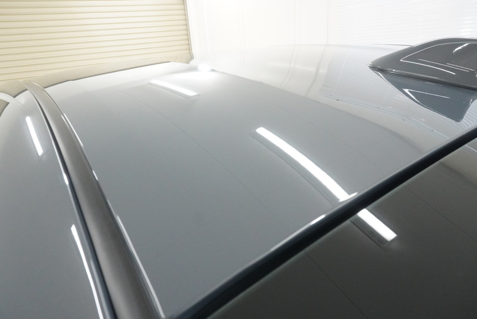 施工後　新車トヨタ　プリウス（グレー）　ルーフ面