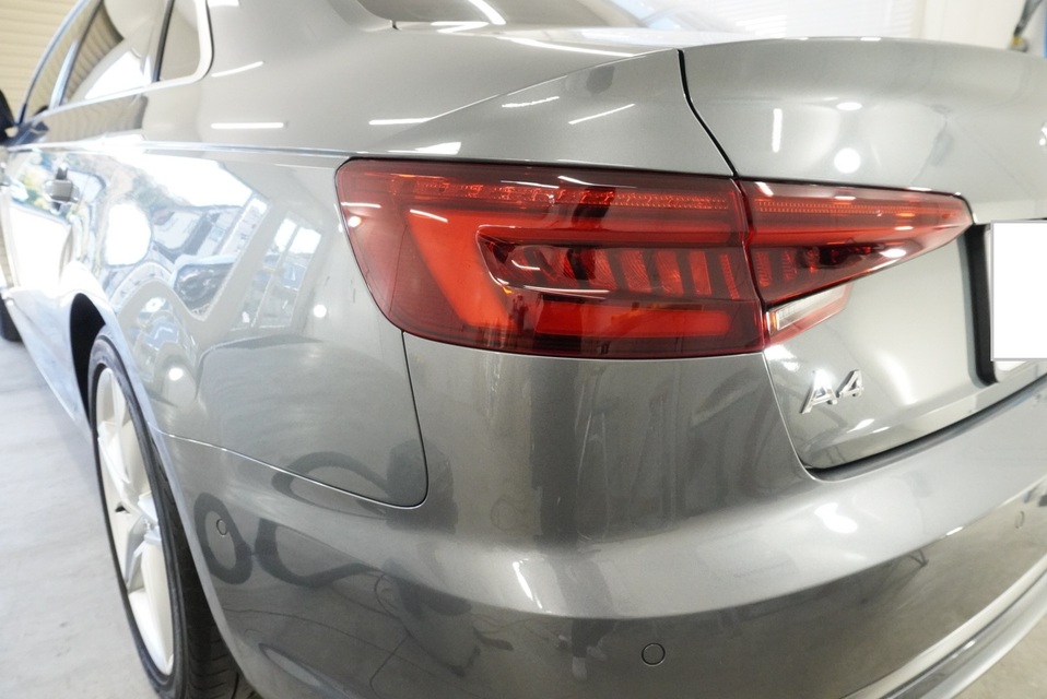施工後　アウディA4(グレー）　リア