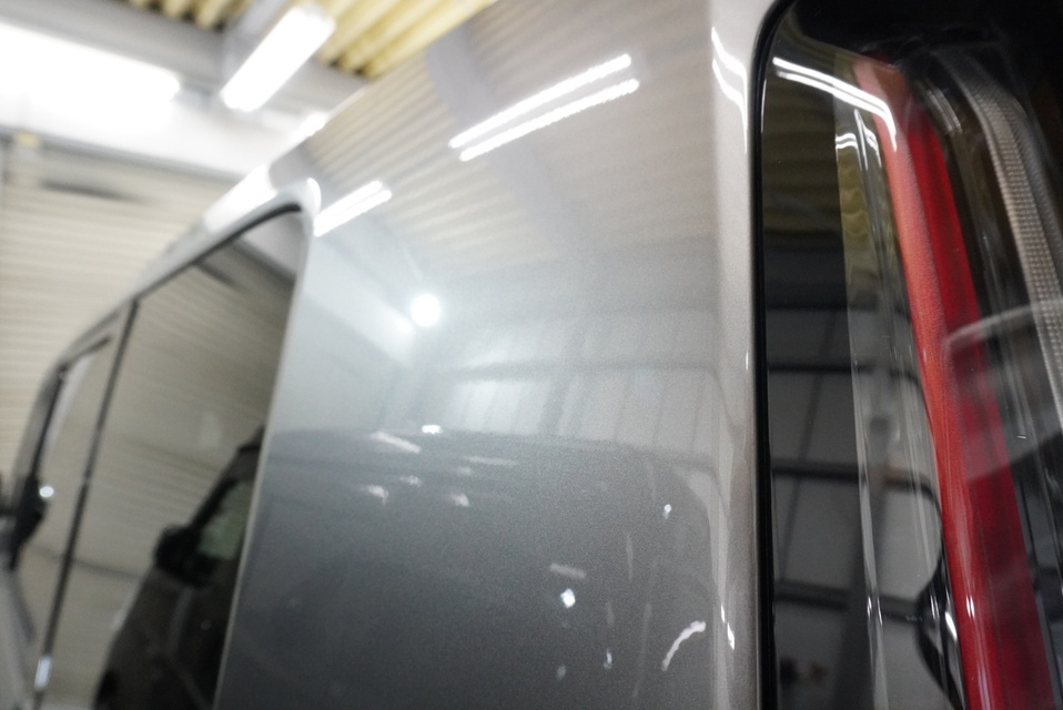 施工後　ホンダ　ステップワゴンスパーダ(グレー）ピラー
