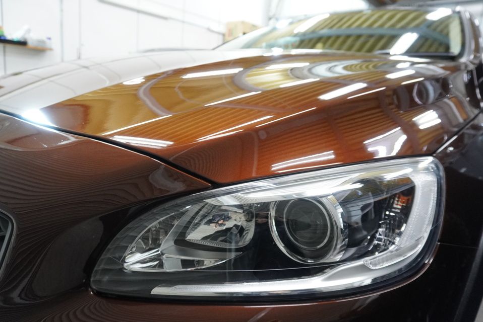 施工後　ボルボV60(茶）　フロント面