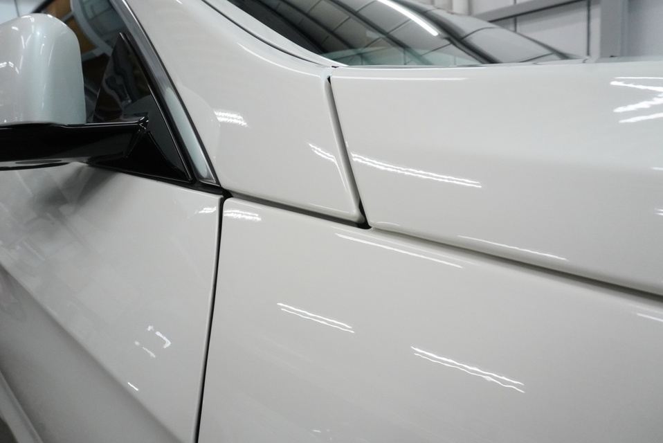 施工後　メルセデスベンツE250(ホワイト）　サイド