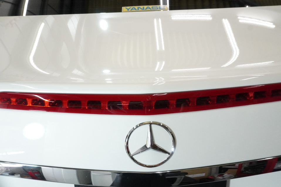 施工後　メルセデスベンツE250(ホワイト）　トランク