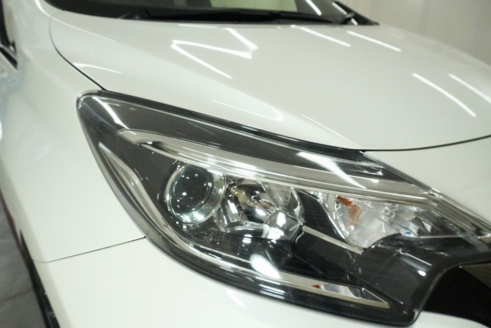 施工後　日産ノート（ホワイト）　フロントサイド