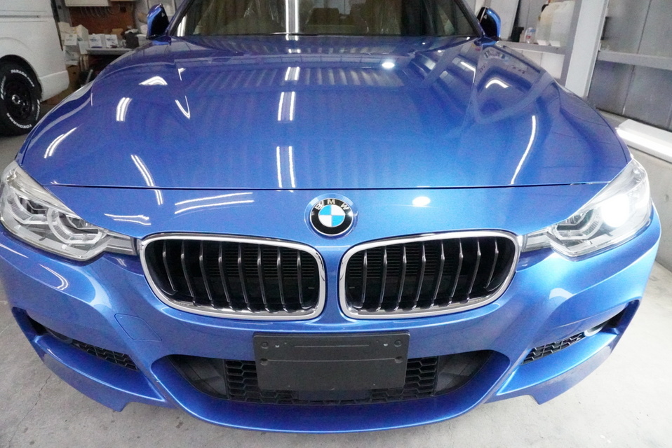 施工後　BMW320(ブルー）　ボンネット全面