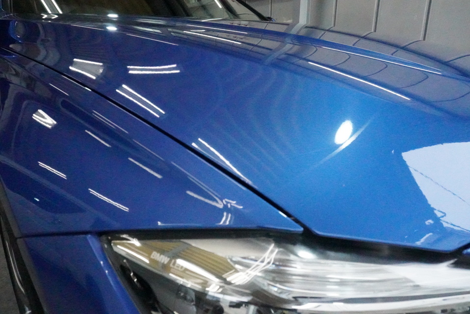 施工後　BMW320(ブルー）　フロントアップ