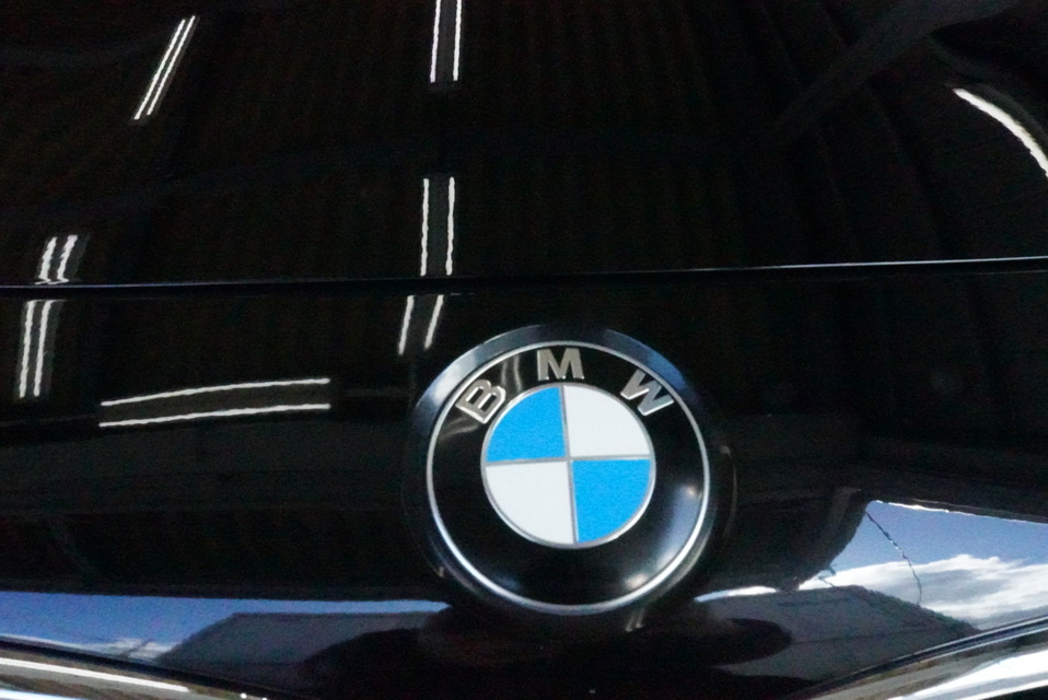 施工後　BMW320GT（ブラック）　エンブレムアップ
