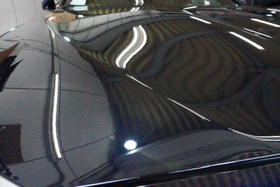 施工後　BMW523(ブラック）　ボンネット