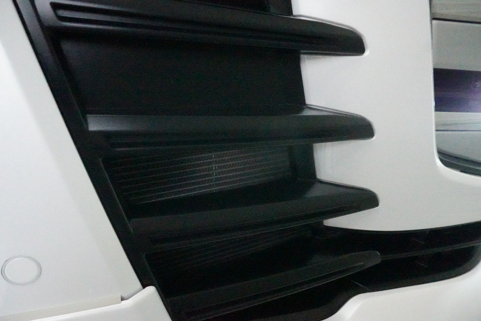 施工後　ランドクルーザー300(ホワイト）　フロント樹脂パーツ