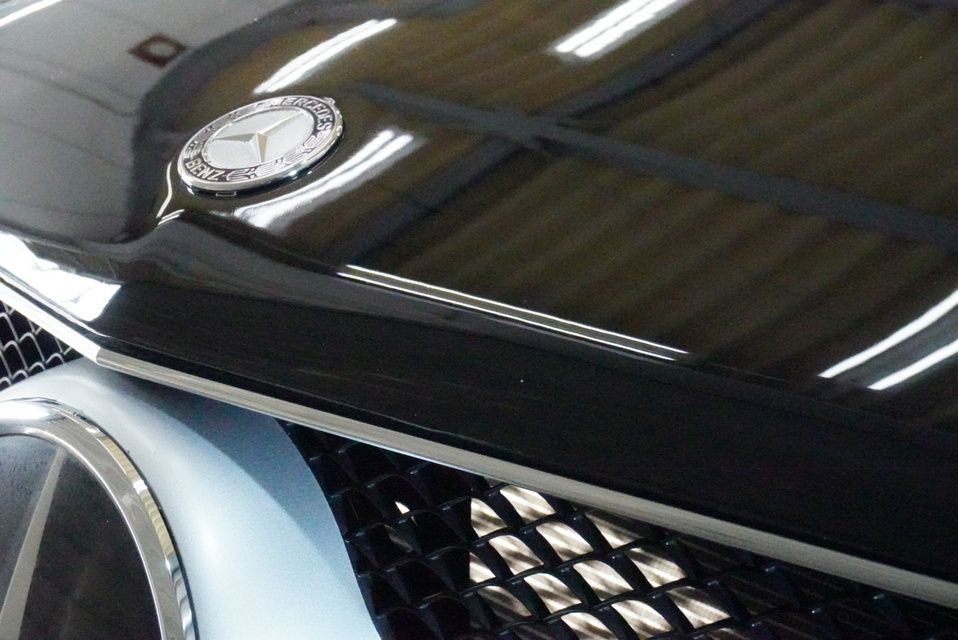 施工後　メルセデスベンツE250(ブラック）　フロントアップ