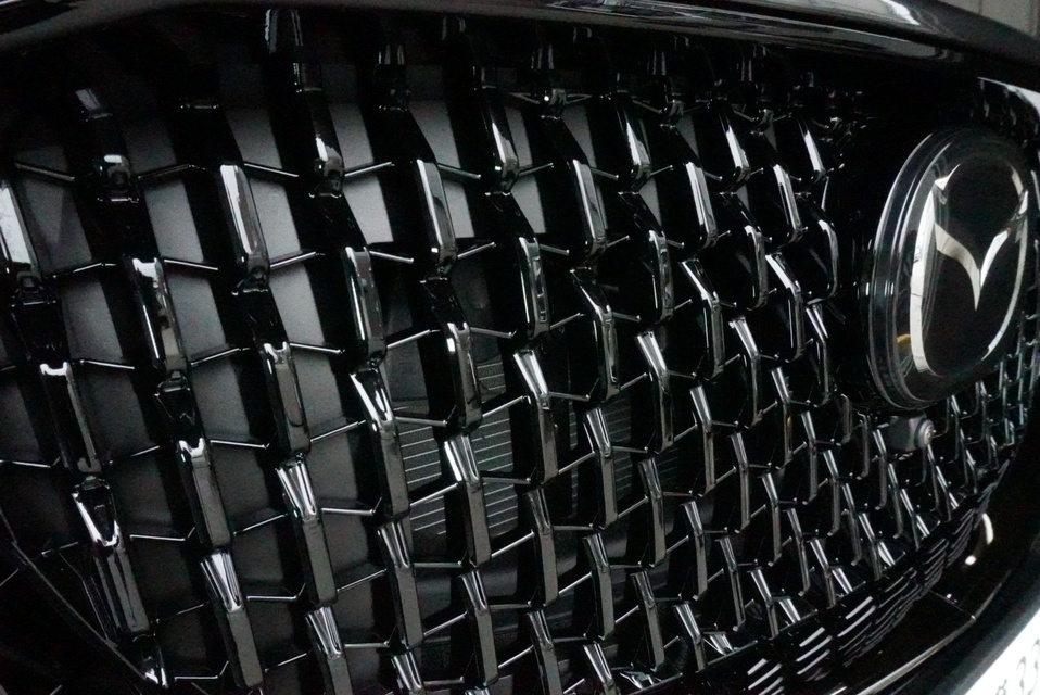 施工後　マツダ　CX5(グレー）　グリル