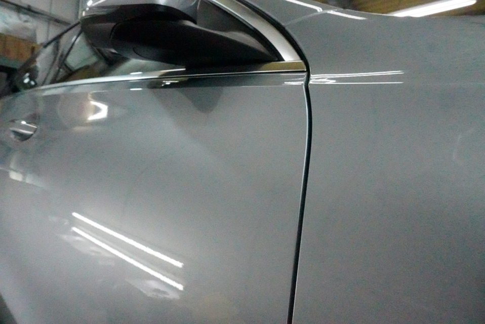 施工後　メルセデスベンツC220(グレー）サイド