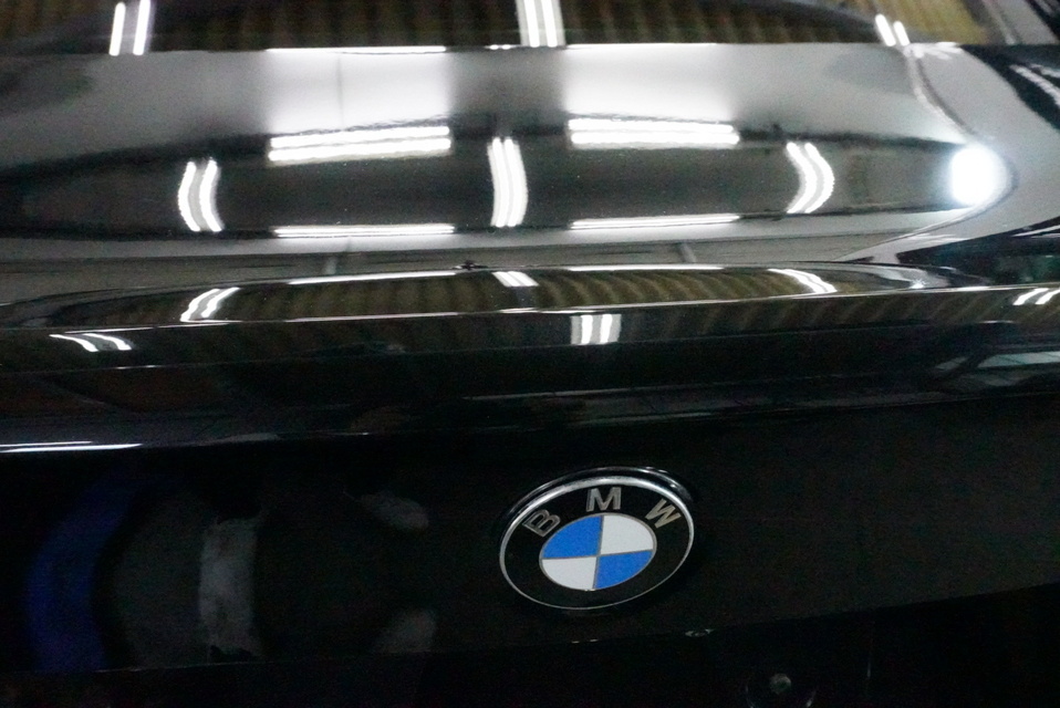 施工後　BMW320(ブラック）　リアアップ