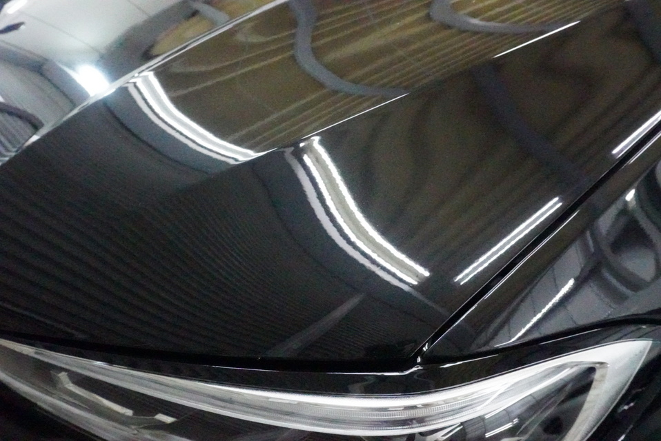 施工後　BMW320(ブラック）　ボンネット