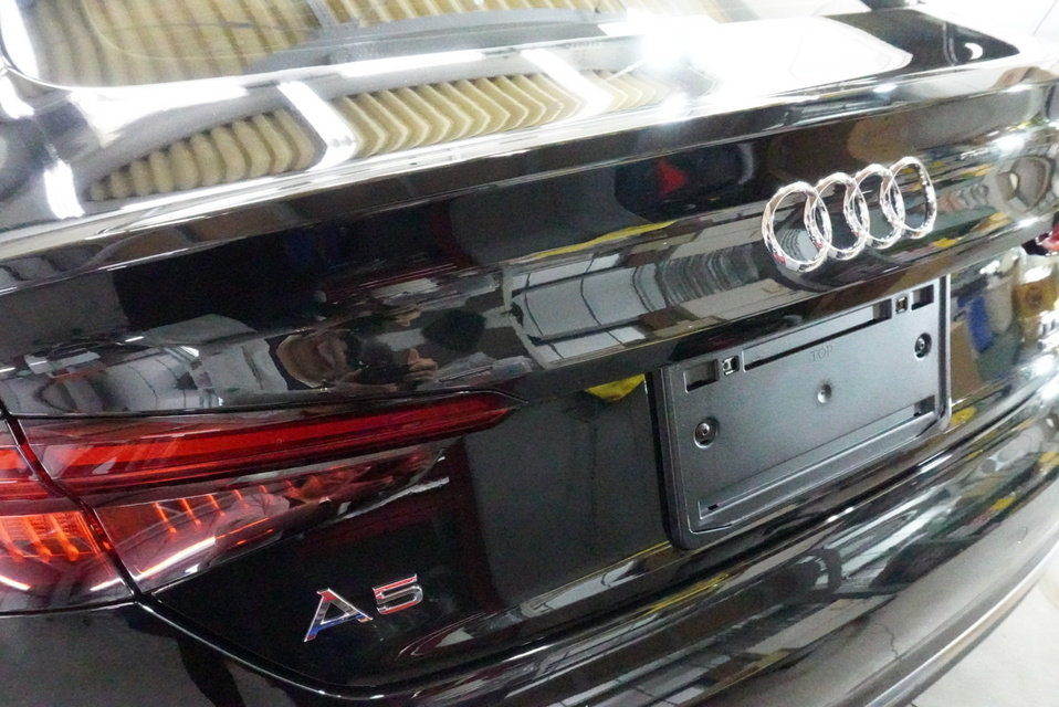 施工後　アウディA5(ブラック）　リア全面