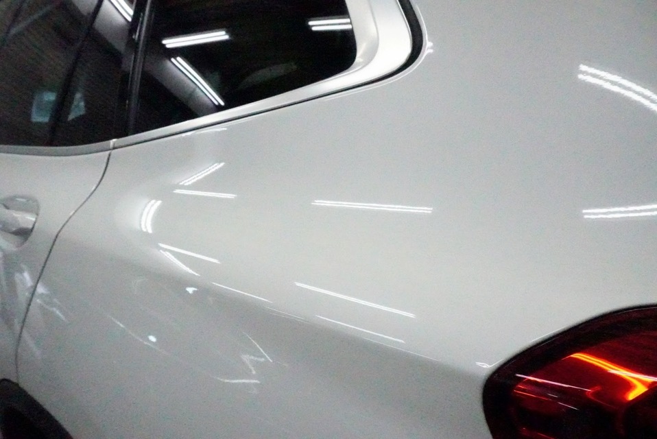 施工後　BMWX3(ホワイト)　　サイド