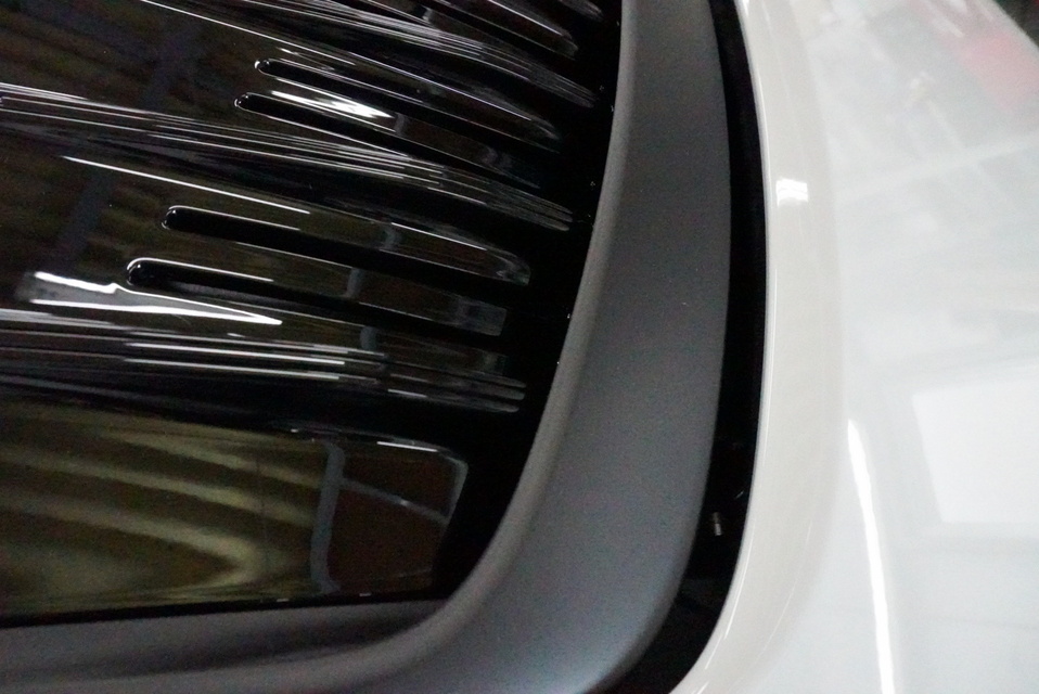 施工後　ポルシェ911（ホワイト）　リアアップ