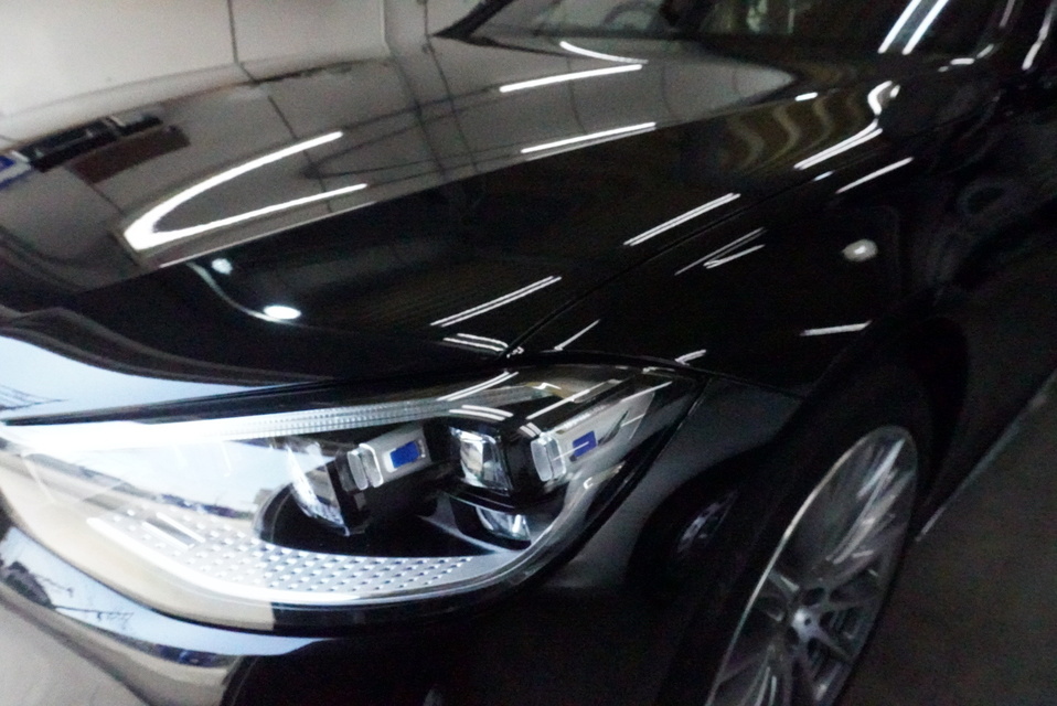 施工後　メルセデスベンツS580(ブラック）ボンネット