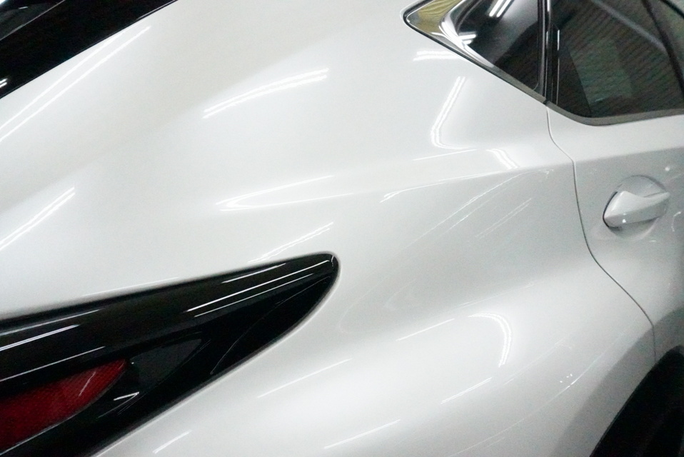 施工後　レクサスNX300(ホワイト）　サイド