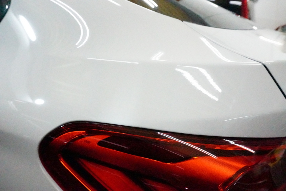 施工後　BMWX4（ホワイト）　リアサイド