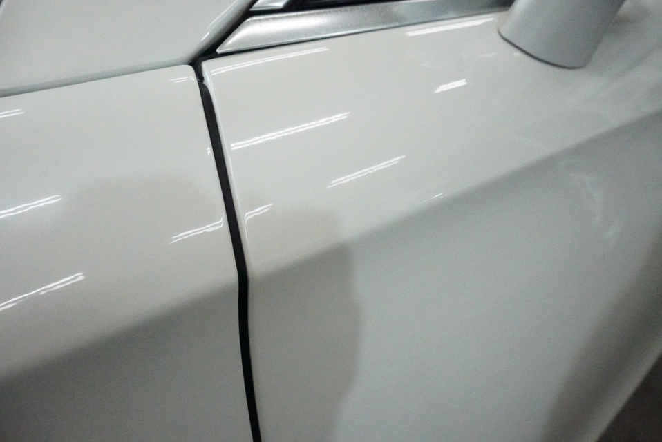 施工後　メルセデスベンツCLS550（ホワイト）サイド
