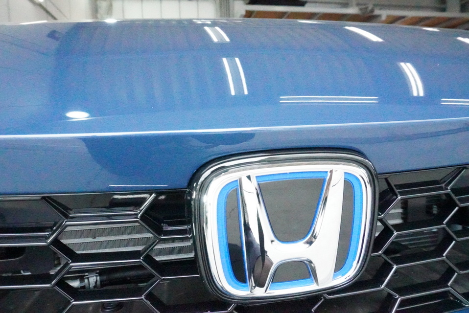 施工後　ホンダ　シビック(ブルー）　フロントグリル