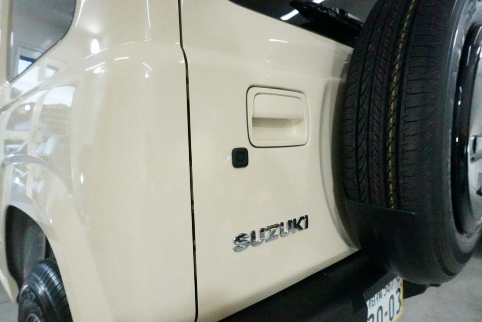 施工後　スズキ　ジムニー(ベージュ)リア