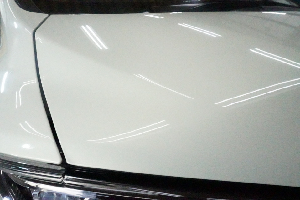 施工後　トヨタ　アルファード（ホワイト）　ボンネット