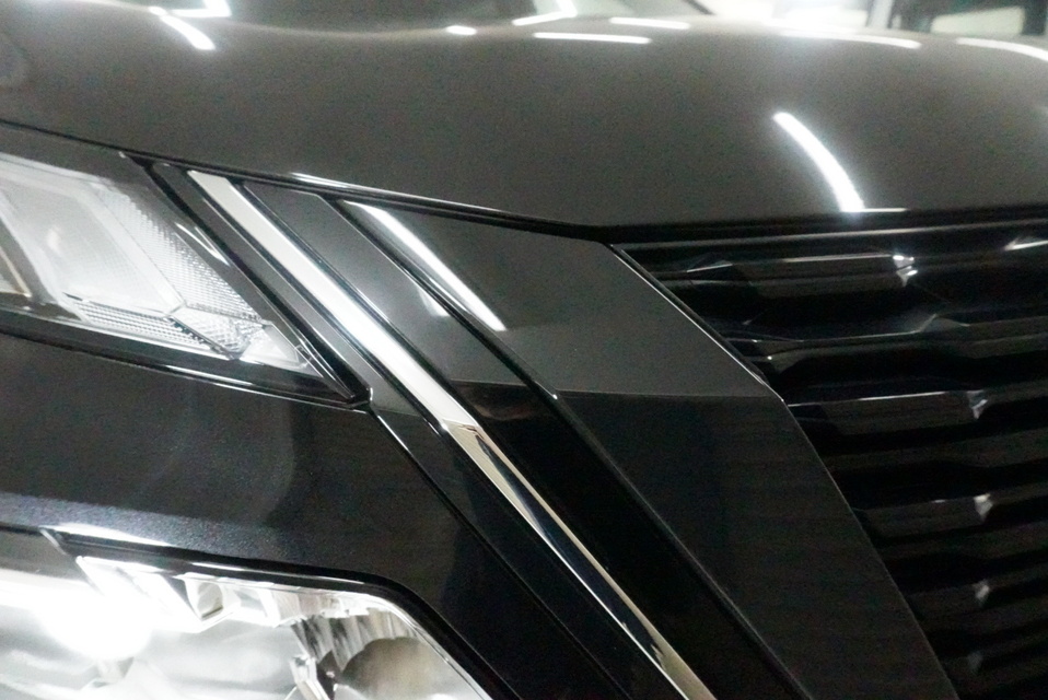 施工後　日産　エックストレイル（ブラック）　フロントフェイス