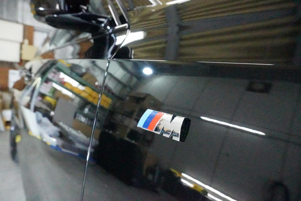 施工後　BMW320(ブラック)　サイドアップ