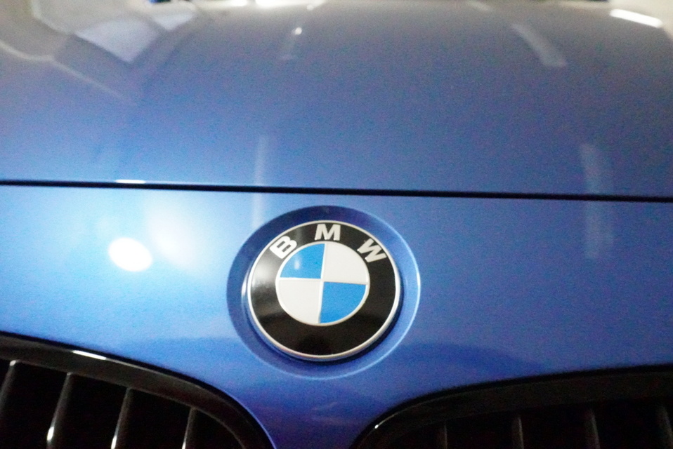 施工後　BMW320i(ブルー）　フロントフェイス