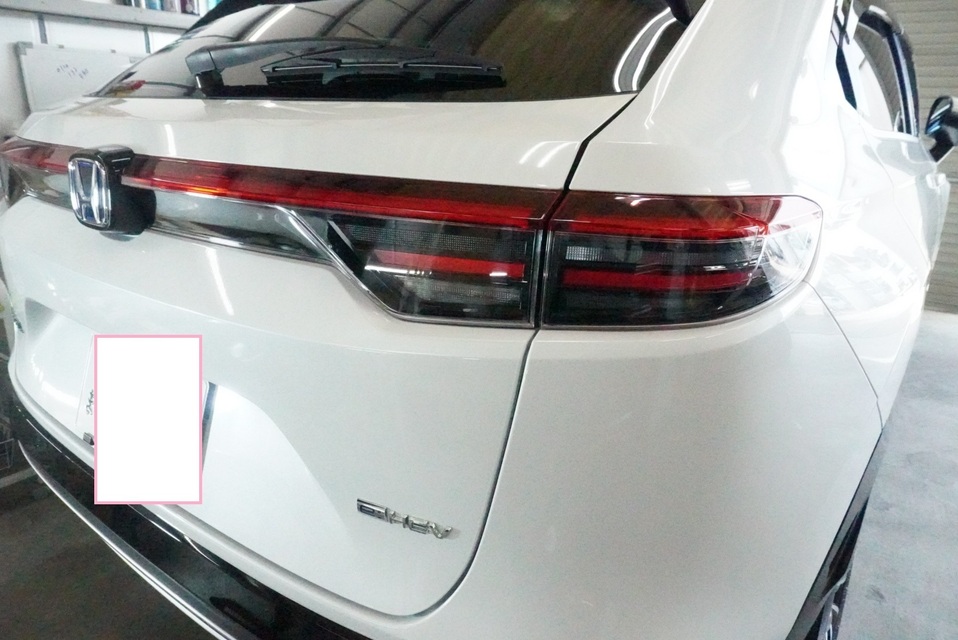 施工後　ホンダ　ヴェゼル(ホワイト）　リア