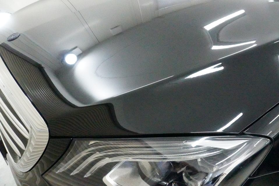 施工後　メルセデスベンツS560(ブラック）　ボンネット