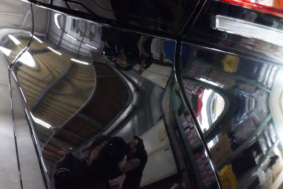 施工後　トヨタ　アルファード(ブラック）リア