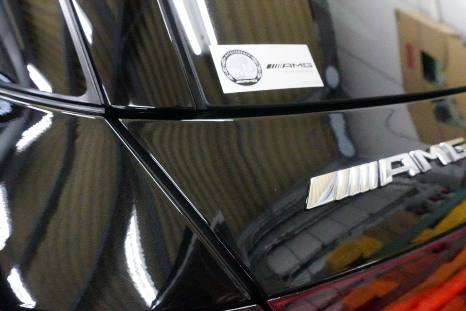 施工後　メルセデスベンツGLE63(ブラック）ボンネット