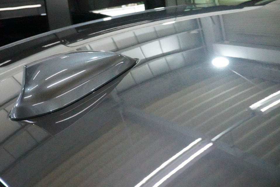 施工後　BMW320(グレー）　ルーフ面