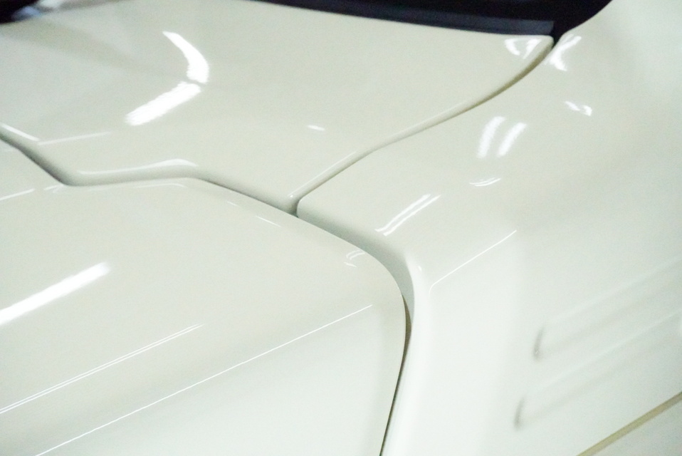 施工後　スズキ　ジムニーノマド（ベージュ）新車　ボンネットアップ