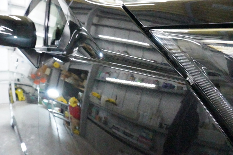 施工後　ダイハツ　ムーヴ（ブラック）　フロントアップ